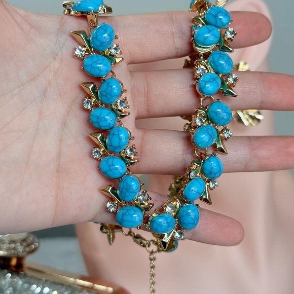 ⚜️ Elegant Gold and Turquoise Necklace - Picture 6 of 7